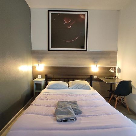 Hotel Le Bon Moine แร็งส์ ภายนอก รูปภาพ